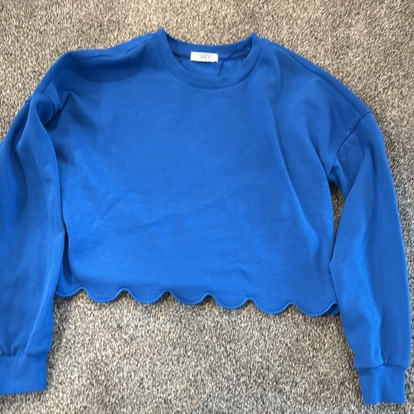 New light sweater - Picture 2 of 3